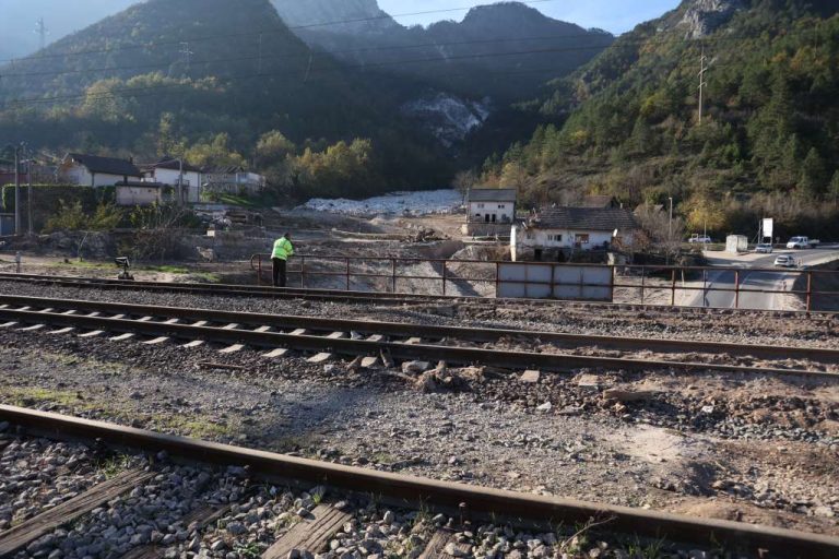 Izvode se radovi na sanaciji i rekonstrukciji željezničke pruge na lokalitetu Komadinovo vrelo