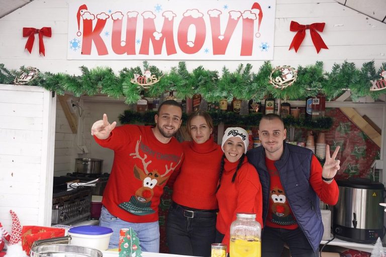 Advent u Čapljini: Otvorene gastro kućice i šator sa štandovima kreativaca