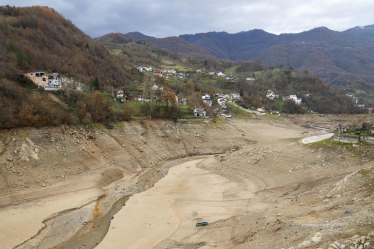 Scena kao iz apokaliptičnih filmova: Gdje je nestalo Jablaničko jezero?