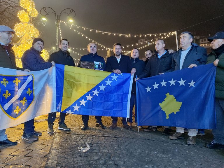 Kosovo jednostrano ukinulo vize: Bošnjaci iz Mostara prvi prešli granicu (video)