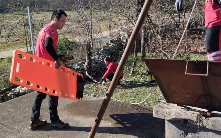 Ljubuški: Pripadnici GSS-a izvukli tijelo nastradale osobe iz čatrnje