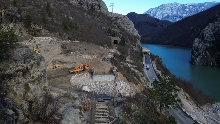 Obnova pruge u Jablanici: U ponedjeljak stižu nosači, Čengiz će svoj dio posla završiti za oko 7 dana
