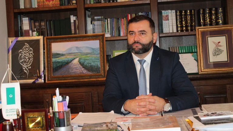 Podstanari kod Džafera: Hoće li Islamska zajednica ugasiti Mostarski teatar mladih?
