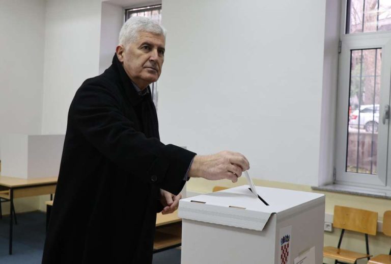 Čović na glasovanju za predsjednika RH: Javna pohvala Milanoviću