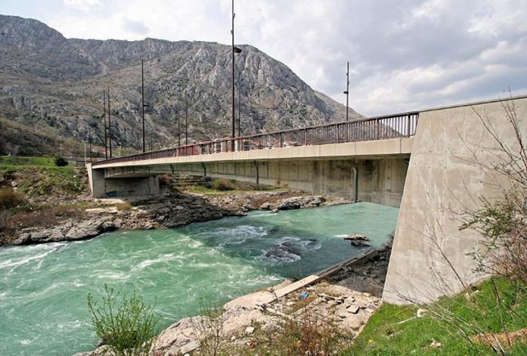 Mostar: Iz Neretve izvučeno tijelo ženske osobe