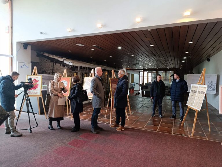 Jablanica: Izložba plakata “Kulturna baština institucija Hercegovine u dokumentima Arhiva HNK/Ž  (1955-1965 )“