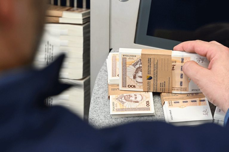 Protiv dvije bankarke iz Gacka podignuta optužnica: Osumnjičene za pronevjeru 238.000 KM