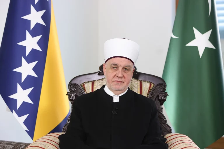 Reisu-l-ulema Kavazović: “Otvorimo srca ramazanskoj milosti” (video)