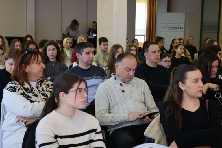 Mostar: Konferencija “Mirovno obrazovanje u BiH – Dijalog, preporuke i uspješni modeli”