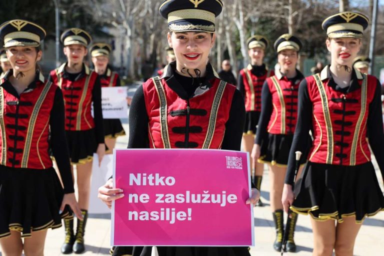 Više stotina sudionica u Mostaru plesom poslalo poruku protiv nasilja nad ženama