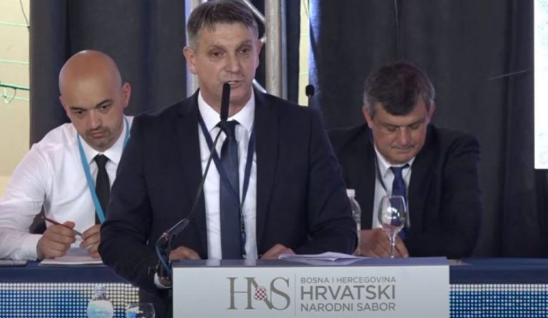 Previšić zatražio hitno sazivanje sjednice HNS kako bi se zaštitio ustavni poredak BiH