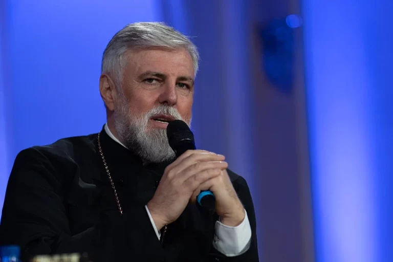 Vladika Grigorije studentima u Srbiji: “Ne dopustimo da bilo ko ukalja ovu plemenitu borbu”