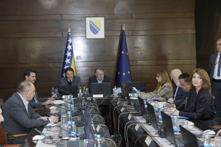 Vlada FBiH: 15 miliona KM za program Jednokratna novčana pomoć za novorođeno dijete