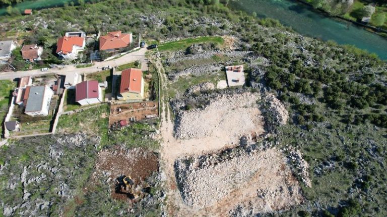 “Divlji jugoistok”: Otimanje državne zemlje i bespravna gradnja postali praksa u Blagaju