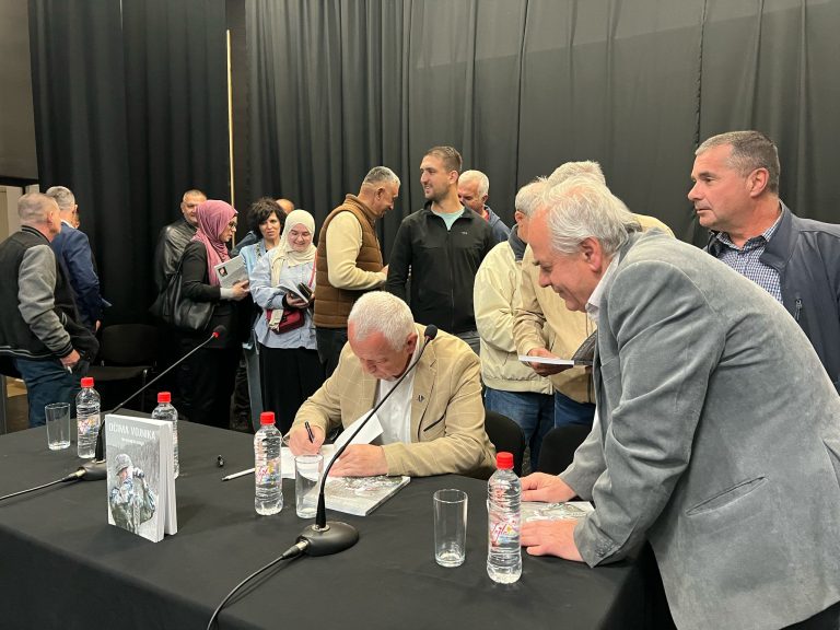 Bijelo Polje: Predstavljena knjiga „Očima vojnika“