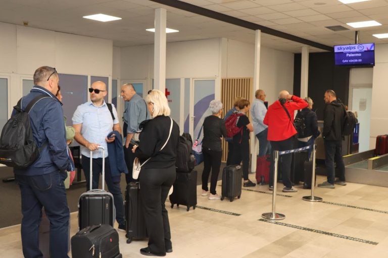 Aerodrom Mostar: Ispraćen prvi avion za Palermo