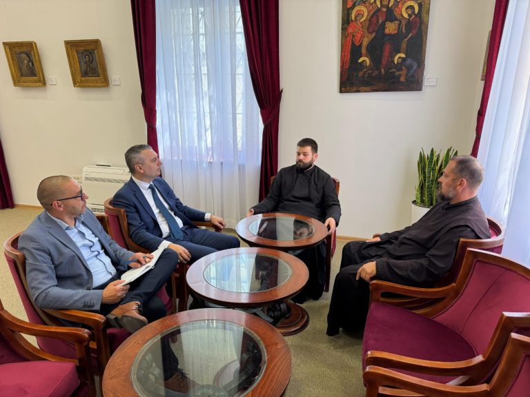 Posjeta ministra Dizdara Sabornoj crkvi u Mostaru i manastiru u Žitomisliću: Podrška projektima od značaja za povratničku zajednicu