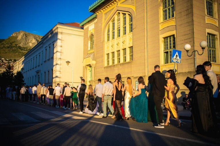 Vrijeme je “velikih” i “malih” matura: Koliko novca su roditelji spremni izdvojiti?