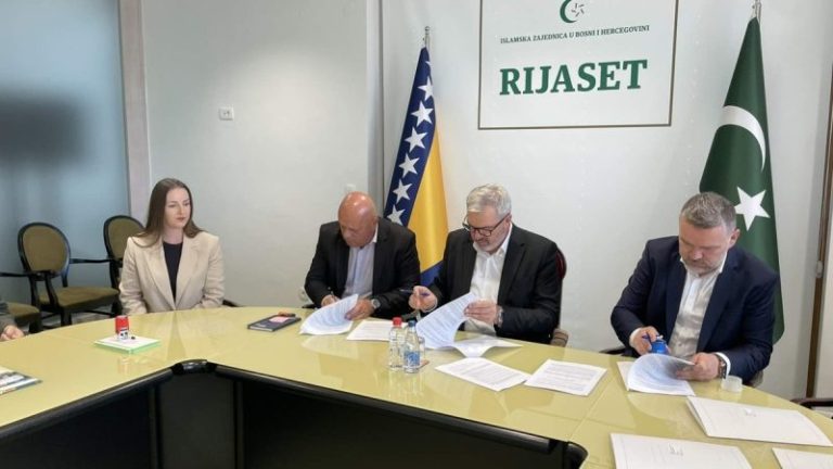 Konjic: Islamska zajednica i Merhamet potpisali ugovore s izvođačima radova za izgradnju kuća