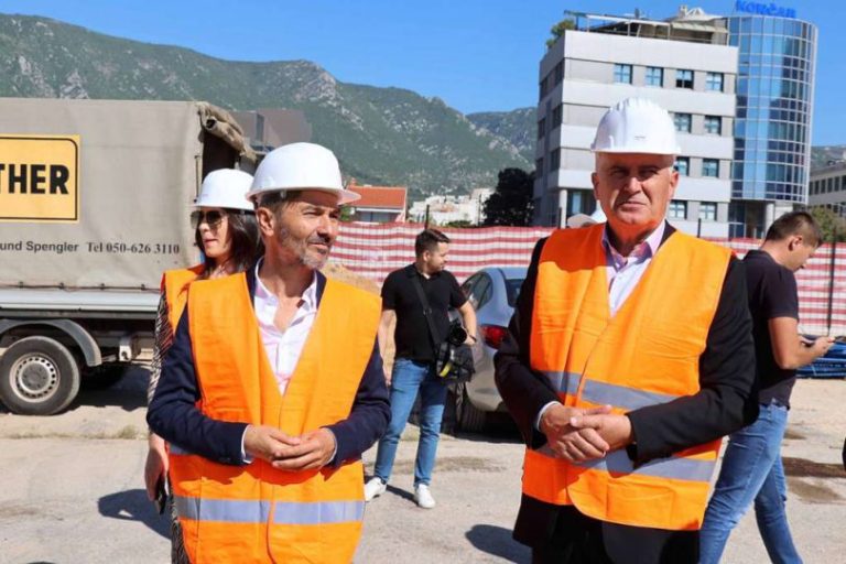 Oručevićev odgovor: VUK(OJA) u jagnjećoj koži