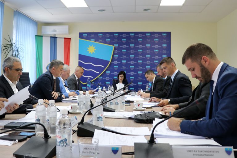 VLADA HNK: IZDVOJENO 8 MILIONA KM ZA TRI BOLNICE U HNK-U I DODATNIH POLA MILIONA ZA AERODROM MOSTAR