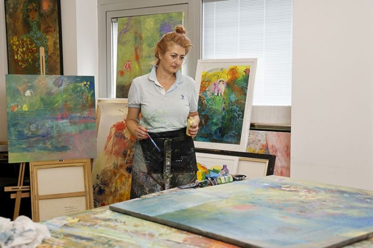 “Emocije visibabe” – samostalna izložba Alise Teletović u Arka – Art & Education Center