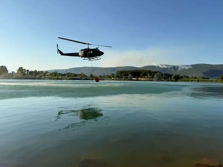 Helikopter OSBiH i Air Tractor i jutros pomažu u gašenju požara kod Gruda