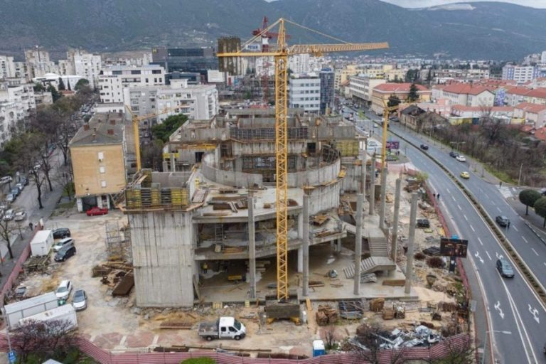 “Slobodna Bosna”: U Mostaru kao na Divljem zapadu – Nelegalna gradnja HNK ulazi u treću fazu