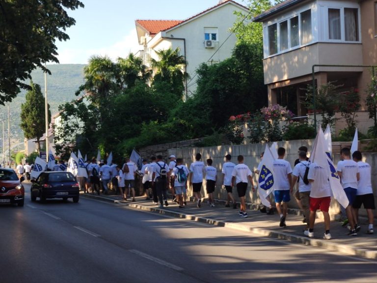 “Putevima pobjede Armije RBiH 1992.-1996.”: Dvosatna obustava saobraćaja u dijelu ulice Maršala Tita