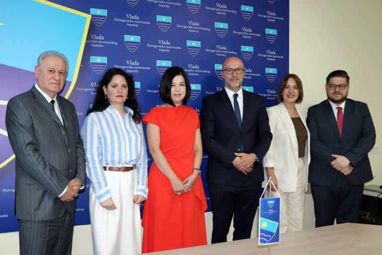 Vlada HNK: Premijerka Buhač sa ambasadorom Slovačke