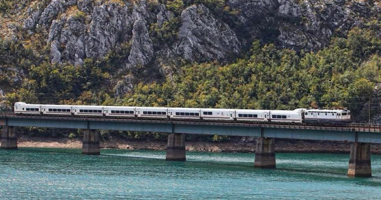 Željeznice FBiH: Od sutra saobraća sezonski putnički voz Sarajevo-Ploče