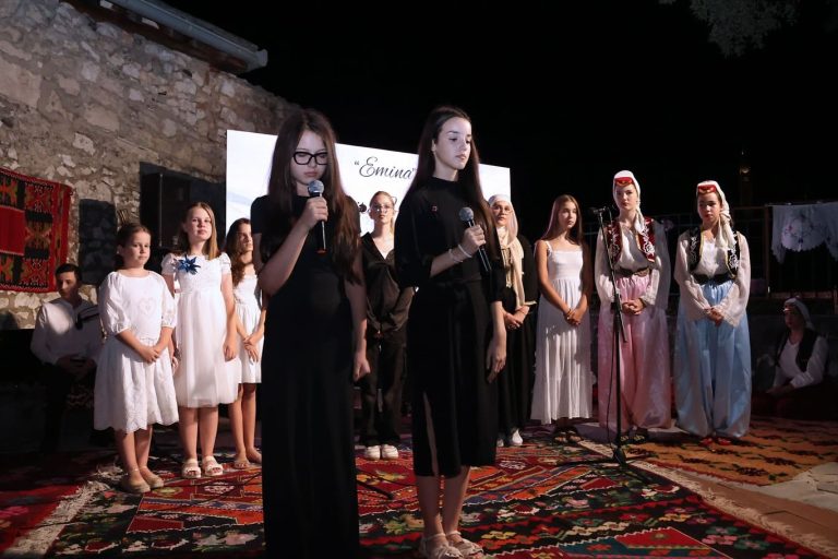 Čuvari sevdaha: Mostarski učenici oduševili performansom (Foto)