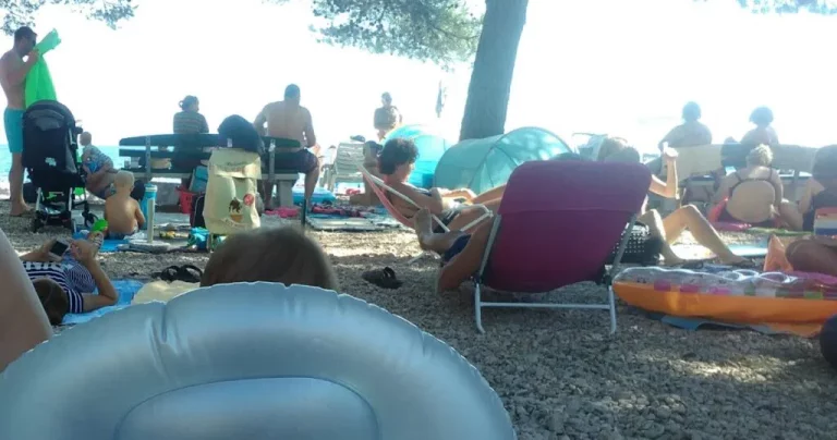 Drama u Promajni: “Mostarac umro u moru, ostavili tijelo dva sata ispod suncobrana”