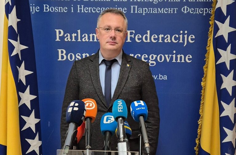 Zastupnik Kajan traži odgovore: Kakva je struktura zaposlenih u mostarskoj redakciji FENE?