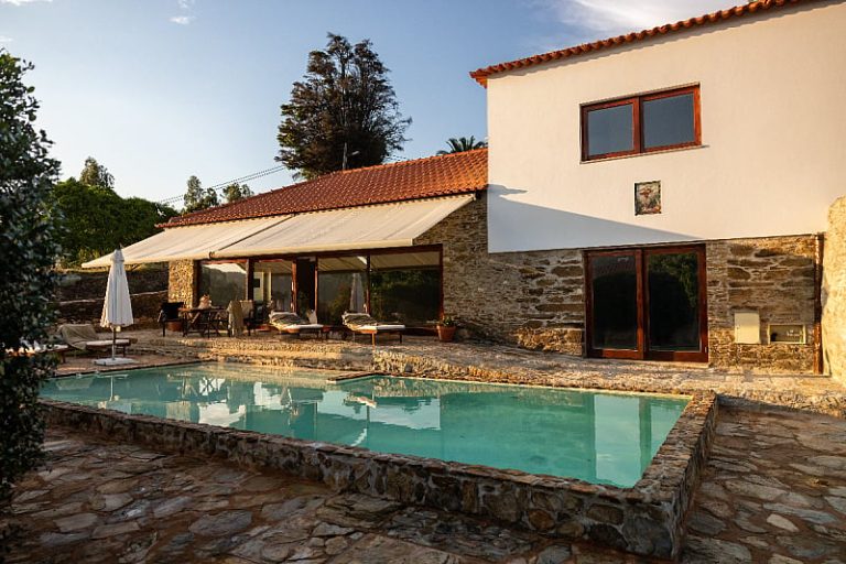 Mostar: Inspektori kontrolisali vile s bazenom koje se izdaju, čak 24 objekta bez dozvole za rad