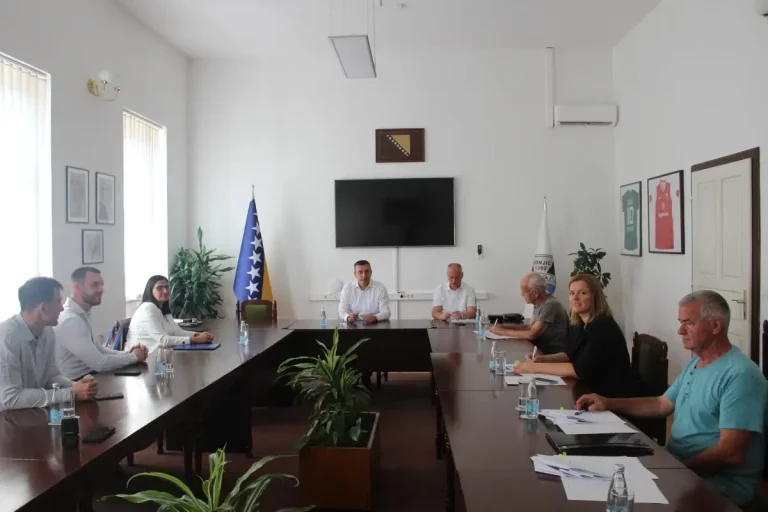 Konjic: Četiri porodice kojima su poplave uništile kuće dobit će novi krov nad glavom
