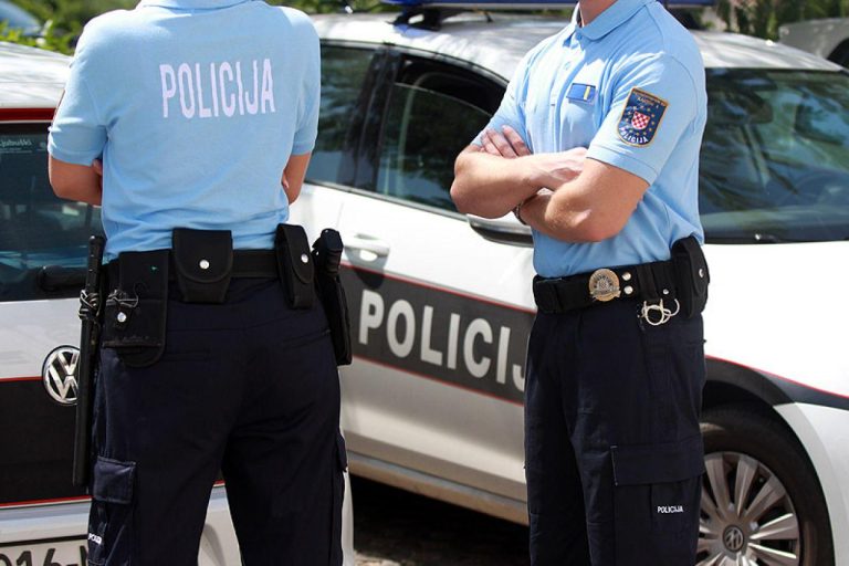 Široki Brijeg: Policajac i pomagač optuženi da su bakljom pržili mladića pa ga pretukli