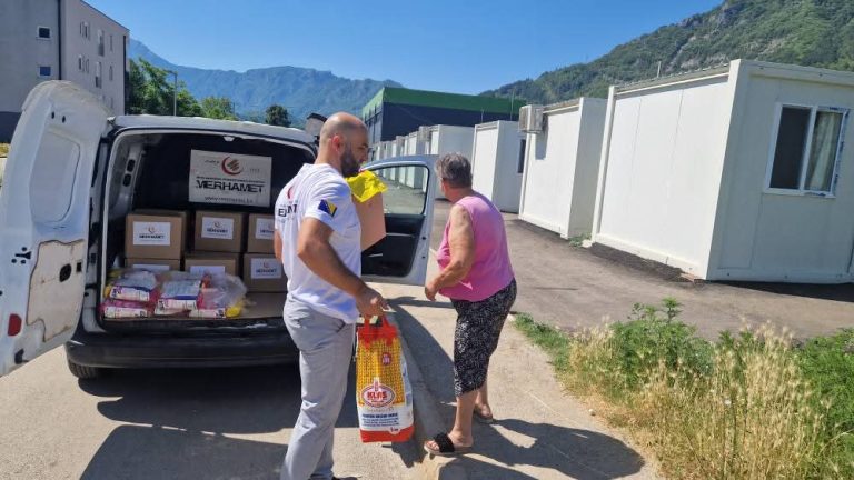 “Merhamet” Mostar podijelio 430 paketa pomoći: “Misli i čini dobro”