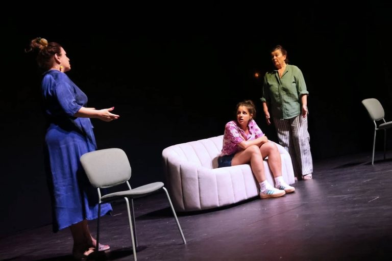 “Mostarsko ljeto”: Odigrana predstava i predstavljena fotomonografija