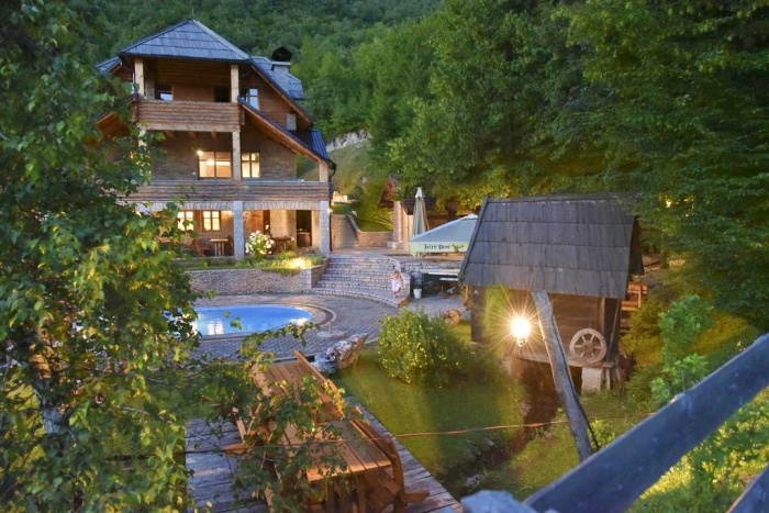 Na provjeri vikendice i vile s bazenom: Četvrtina kontrolisanih objekata bez dozvole za rad