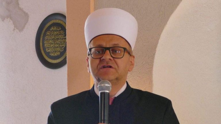 Muftija Dedović na mevludu u Lukomiru: “Bošnjaci su uvijek znali živjeti s drugima”