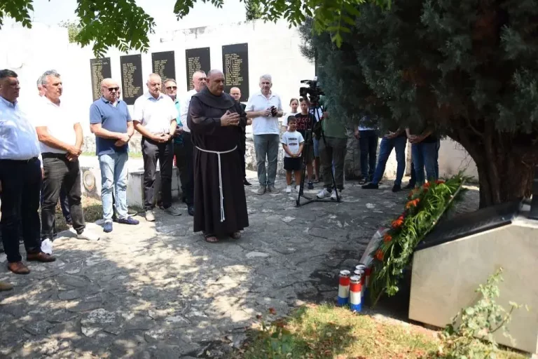 Buna: Obilježena 32. obljetnica pogibije četvorice bojovnika iz Čitluka