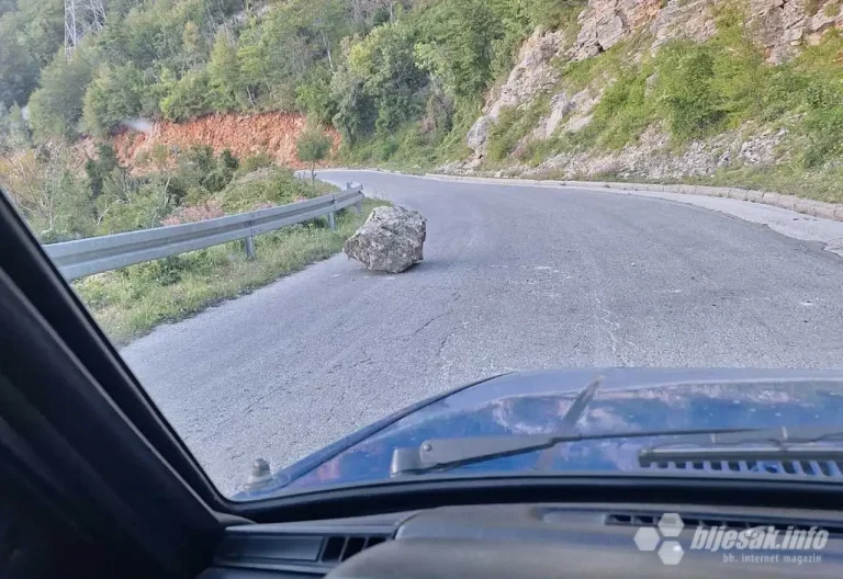 Obrušila se stijena na cesti Rujište-Mostar