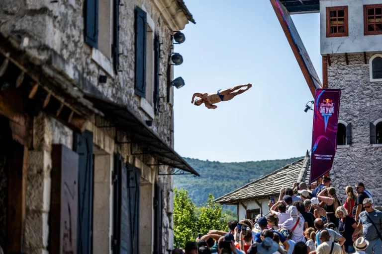 Mostar: Iffland i Popovici obilježili fantastičan drugi dan Red Bull Cliff Divinga