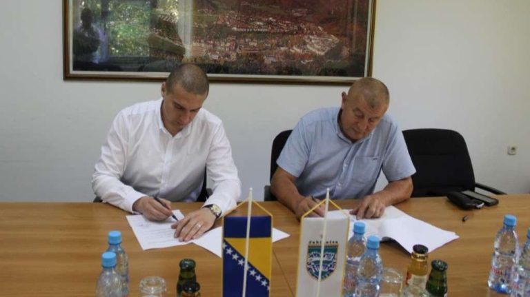 Potpisan ugovor: Za rekonstrukciju vodovoda u mjesnim zajednicama u Jablanici izdvojeno 419.000,00 KM