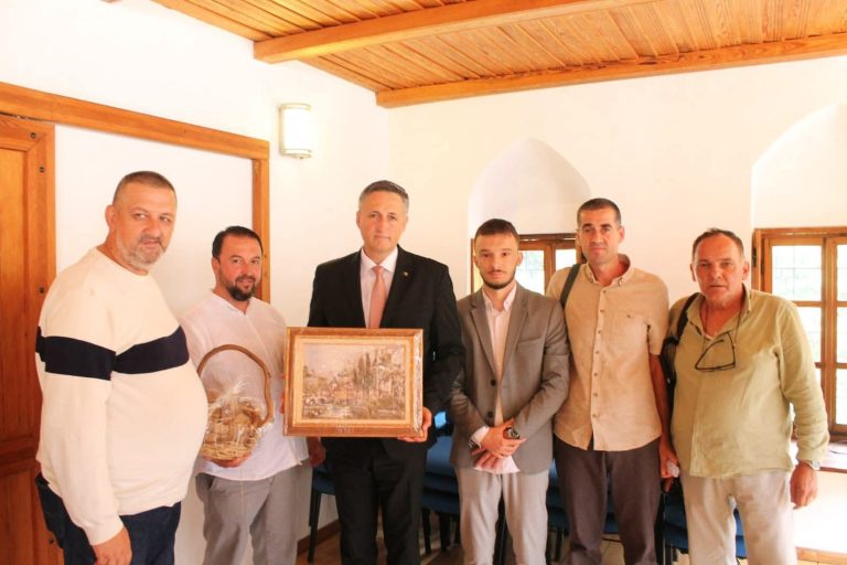 Svi ljudi u Stocu moraju imati jednaka prava i slobode