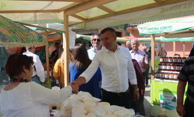 Buturović Polje oživjelo: “Dani poljoprivrede” u Konjicu okupili 46 izlagača