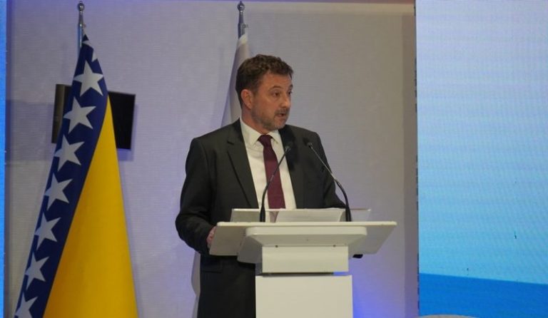 Mostar: Gradonačelnik Kordić osudio ispisivanje uvredljivih grafita u Baćevićima