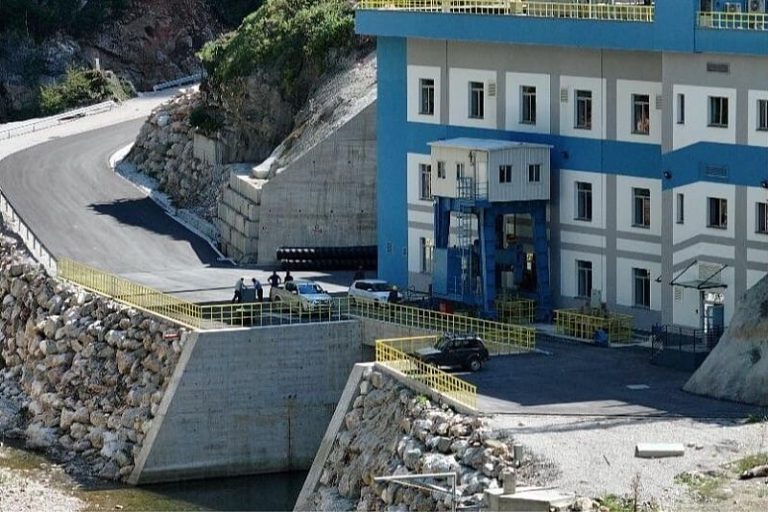 Nakon masovnog pomora ribe kod Konjica nadležne službe na terenu: Osjeti se i miris sumpora