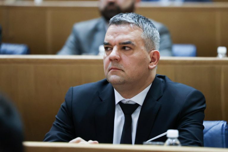 Fali mu i para i posla: Ministar Bunoza imenovao sam sebe u Komisiju za polaganje pravosudnog ispita